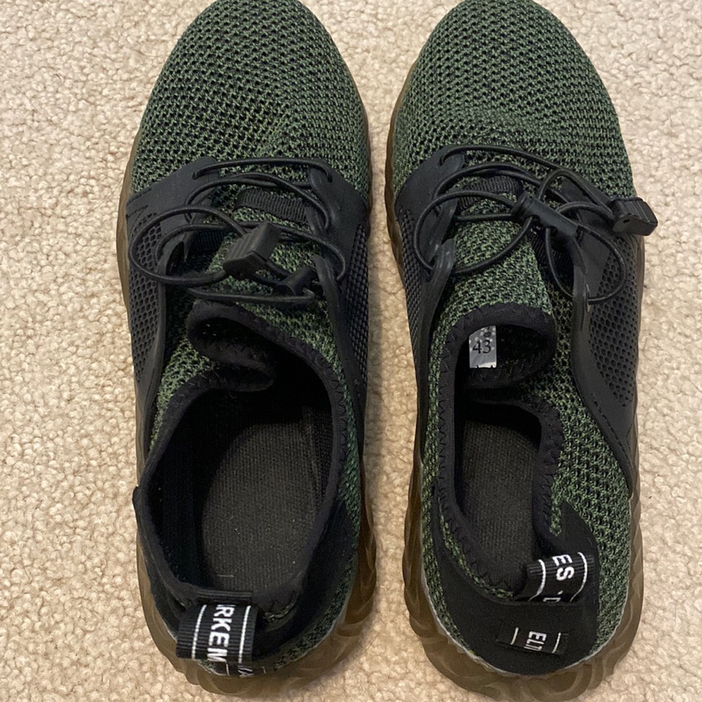 Invincible Hiking Shoes, Men’s size 9.5, Brand new